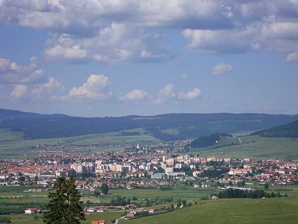 A magyar állam patronálásával felépített orvoslakásokat osztottak ki Csíkszeredában